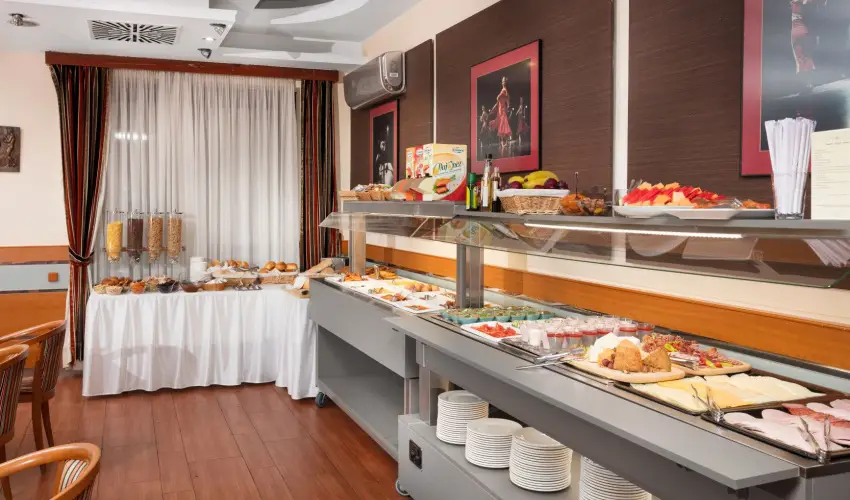 Hotel Klvria Gyr - Pnksd 