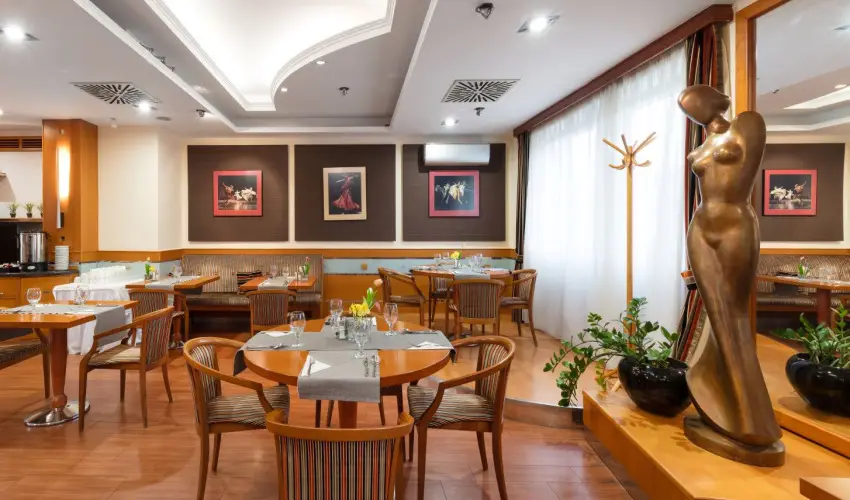 Hotel Klvria Gyr - Pnksd 