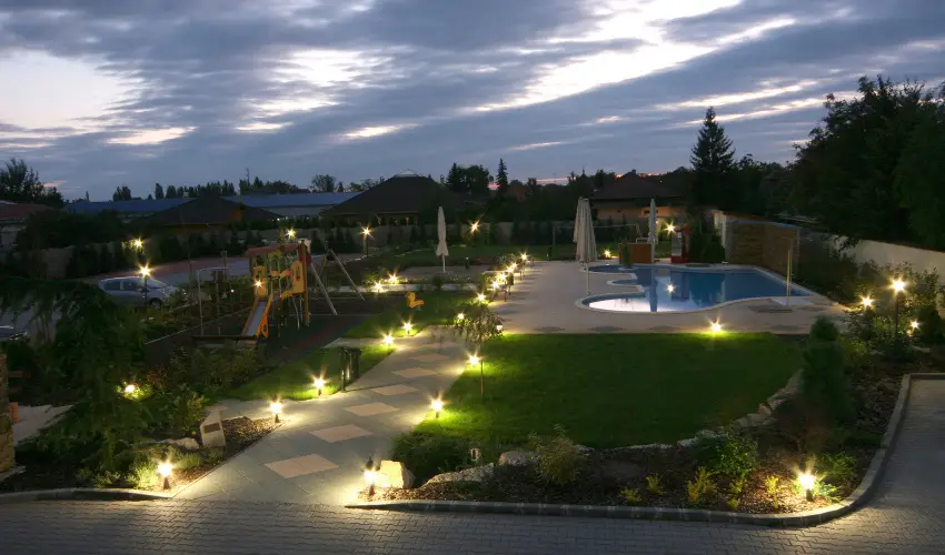 Hotel Kiss Tata - Pnksd 