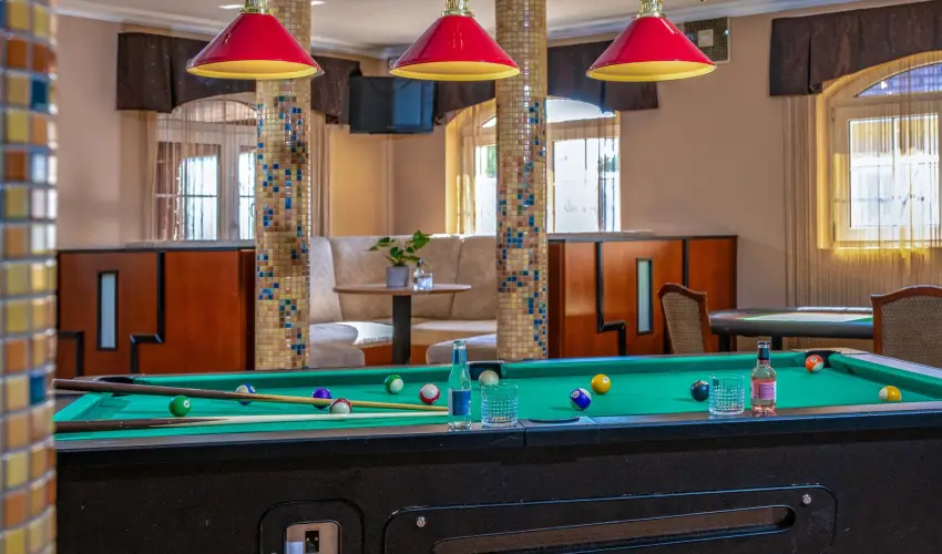 Hotel Kiss Tata - Pnksd 