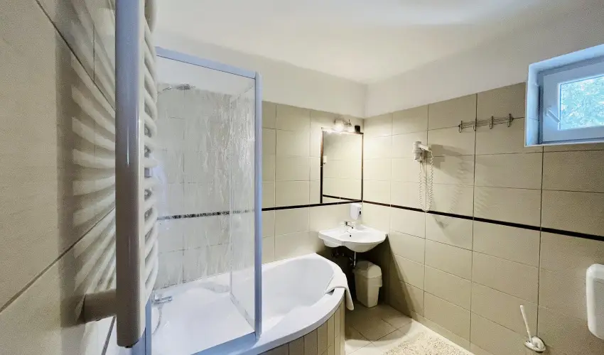 Hotel Korona Wellness, Rendezvény & Borhotel Eger Eger - Pünkösd Egerben (min. 2 éj)