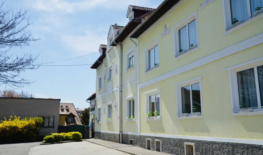 Hotel Korona Wellness, Rendezvény & Borhotel Eger Eger - Pünkösd Egerben (min. 2 éj)