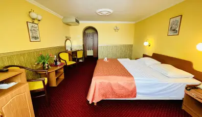 Hotel Korona Wellness, Rendezvny & Borhotel Eger Eger