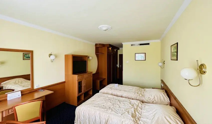 Hotel Korona Wellness, Rendezvény & Borhotel Eger Eger - Pünkösd Egerben (min. 2 éj)