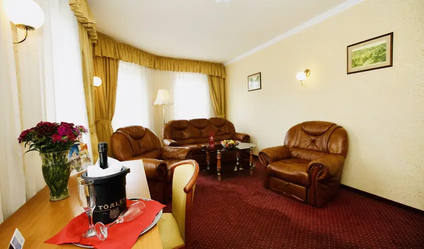 Hotel Korona Wellness, Rendezvény & Borhotel Eger Eger - Pünkösd Egerben (min. 2 éj)