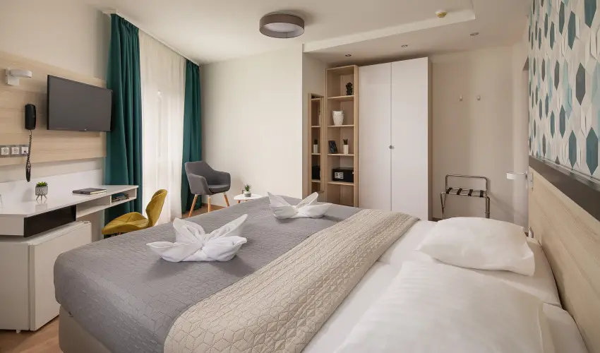 Kristly Hotel Keszthely - Pnksd