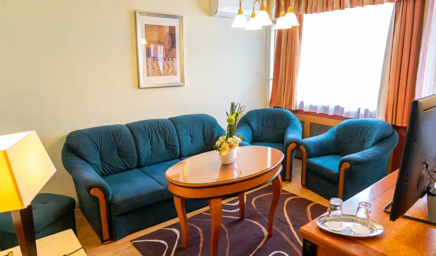 Majerik Hotel Hvz - Pnksd