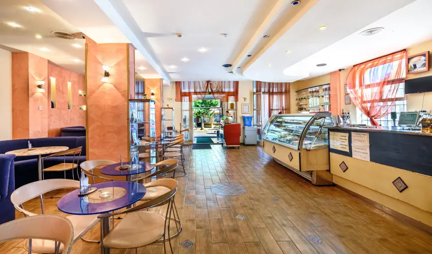 Hotel Ngy vszak Hajdszoboszl - Pnksd