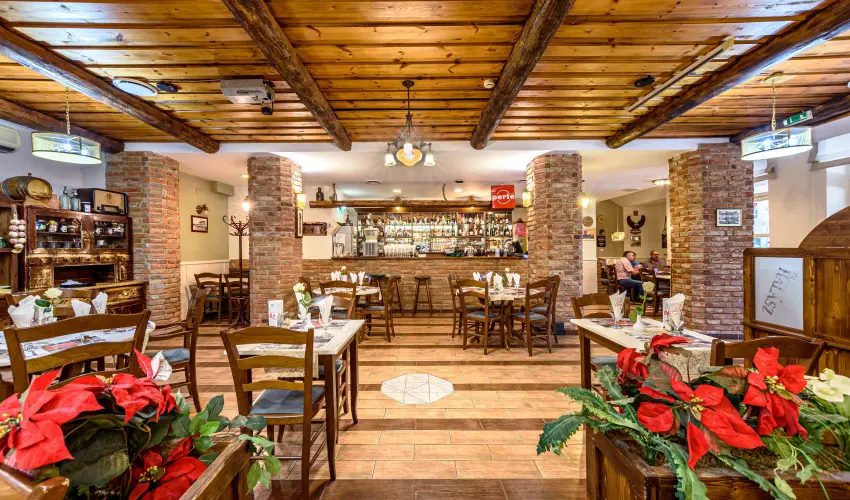 Hotel Ngy vszak Hajdszoboszl - Pnksd