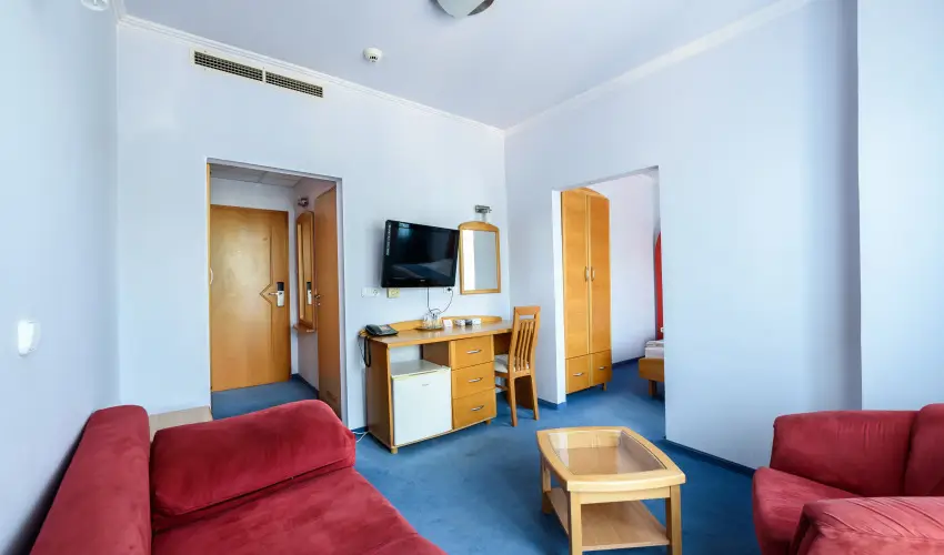 Hotel Ngy vszak Hajdszoboszl - Pnksd