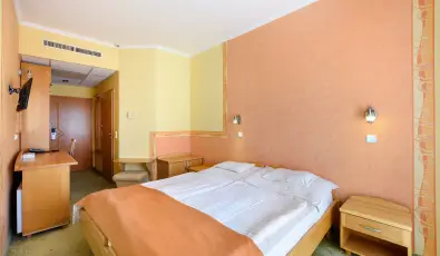 Hotel Ngy vszak Hajdszoboszl