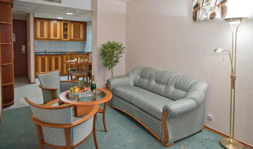 Palace Hotel  Hvz - Pnksd - teljes elrefizetssel