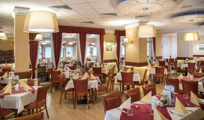 Palace Hotel  Hvz - Pnksd - teljes elrefizetssel