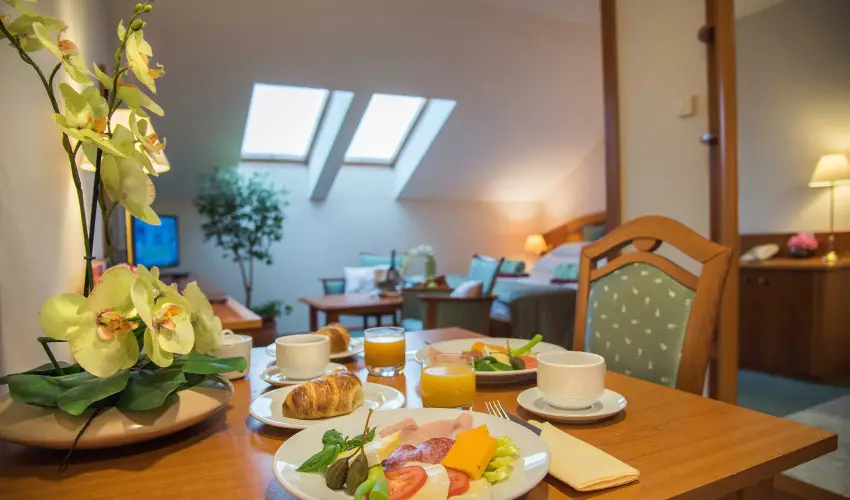 Palace Hotel  Hvz - Pnksd - teljes elrefizetssel