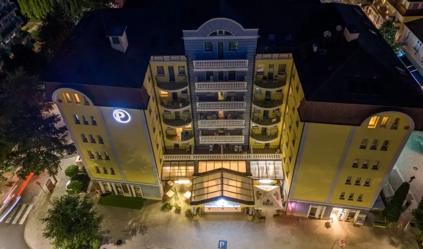 Palace Hotel  Hvz - Pnksd - teljes elrefizetssel