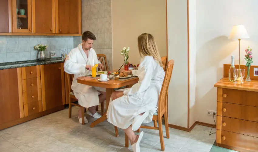 Palace Hotel  Hvz - Pnksd - teljes elrefizetssel