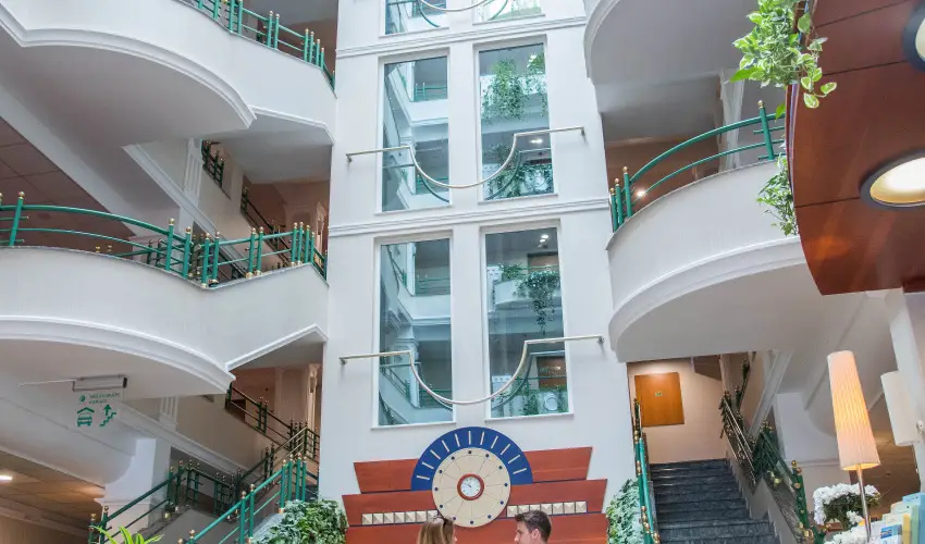 Palace Hotel  H�v�z - P�nk�sd 