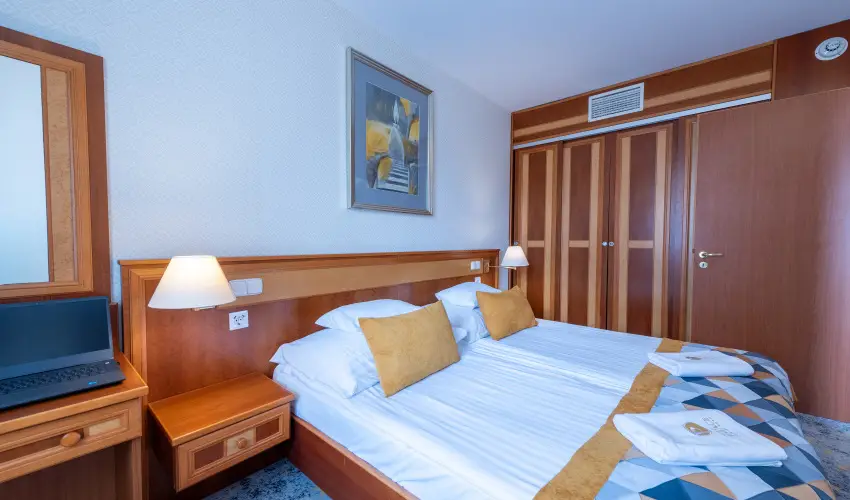 Palace Hotel  H�v�z - P�nk�sd 