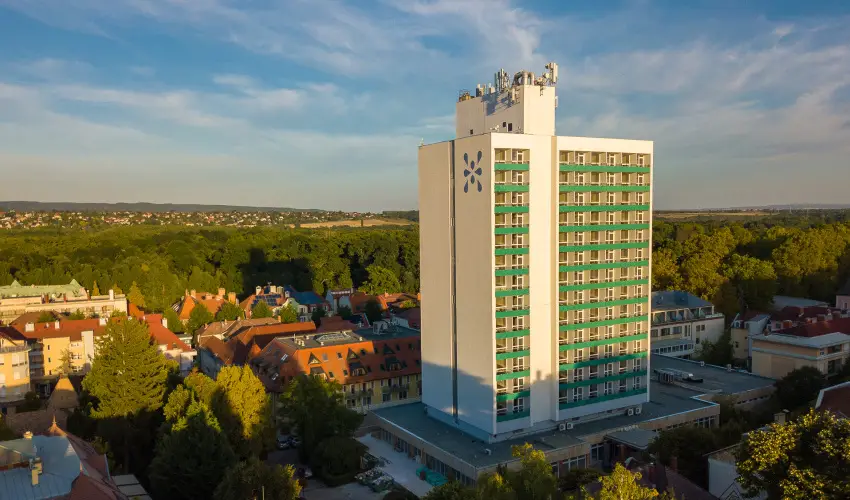 Hunguest Hotel Panor�ma H�v�z - P�nk�sdi pihen�s H�v�zen a Hunguest Panor�m�ban (min. 2 �j) 