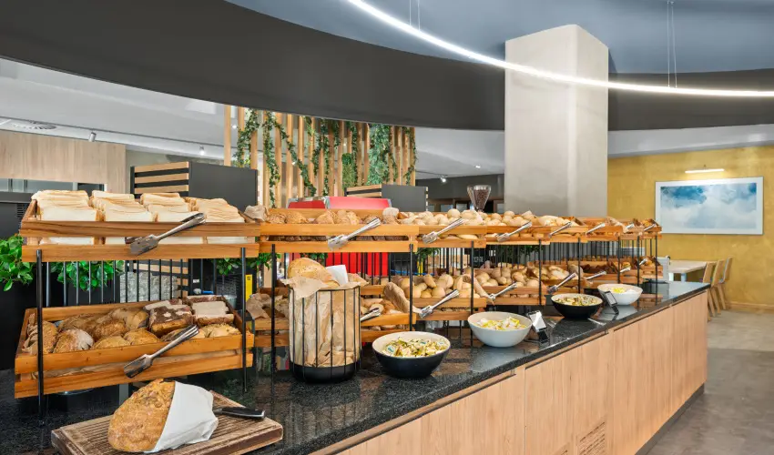Park Inn by Radisson S�rv�r Resort & Spa S�rv�r - P�nk�sdi hossz� h�tv�ge receptje