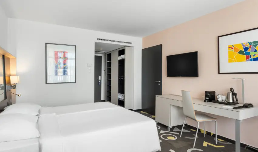 Park Inn by Radisson S�rv�r Resort & Spa S�rv�r - P�nk�sdi hossz� h�tv�ge receptje
