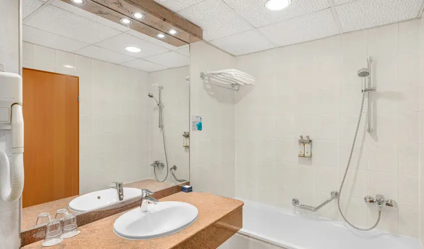 Danubius Hotel Rba Gyr - Pnksd - teljes elrefizetssel