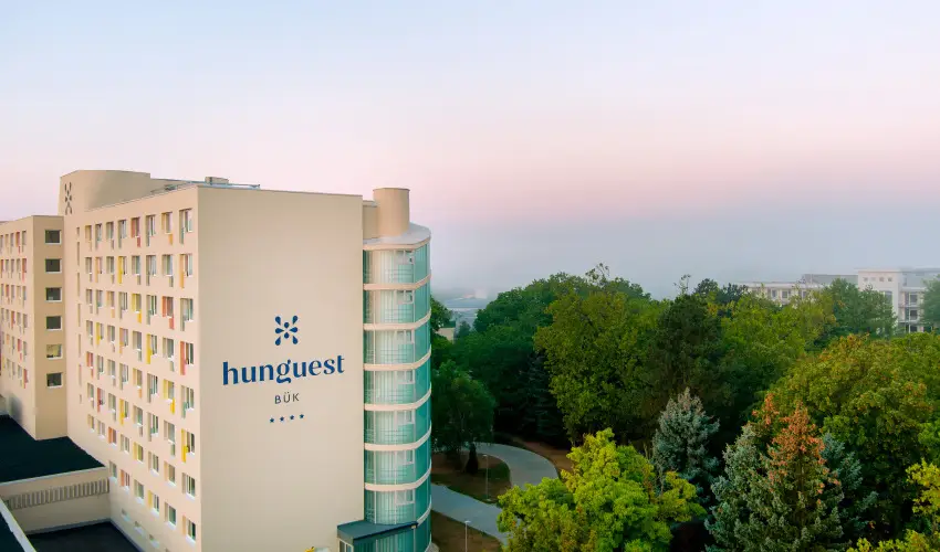 Hunguest B�k B�k, B�kf�rd� - P�nk�sd B�kf�rd�n f�lpanzi�val (min. 3 �j)