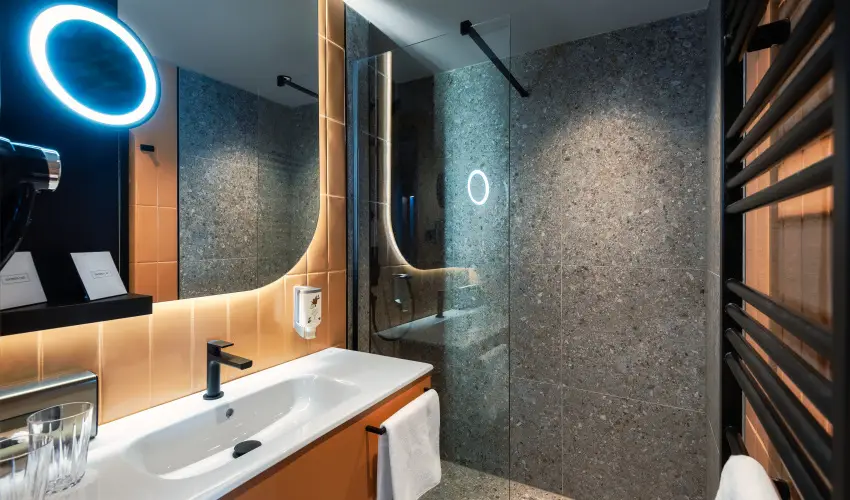 Hunguest B�k B�k, B�kf�rd� - P�nk�sd B�kf�rd�n f�lpanzi�val (min. 3 �j)