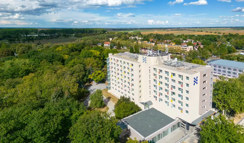 Hunguest B�k B�k, B�kf�rd� - P�nk�sd B�kf�rd�n f�lpanzi�val (min. 3 �j)