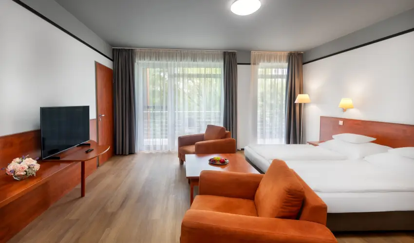 Hunguest B�k B�k, B�kf�rd� - P�nk�sd B�kf�rd�n f�lpanzi�val (min. 3 �j)