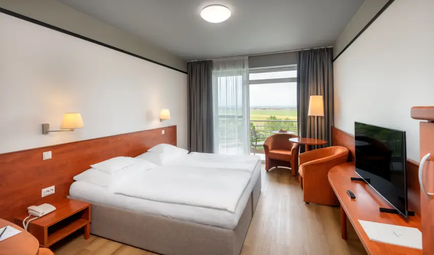 Hunguest B�k B�k, B�kf�rd� - P�nk�sd B�kf�rd�n f�lpanzi�val (min. 3 �j)