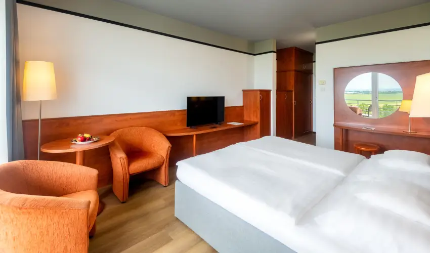 Hunguest B�k B�k, B�kf�rd� - P�nk�sd B�kf�rd�n f�lpanzi�val (min. 3 �j)