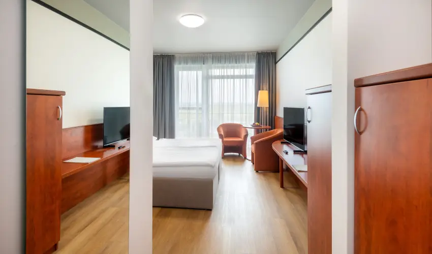 Hunguest B�k B�k, B�kf�rd� - P�nk�sd B�kf�rd�n f�lpanzi�val (min. 3 �j)