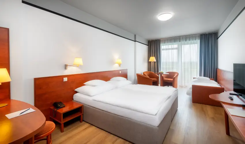 Hunguest B�k B�k, B�kf�rd� - P�nk�sd B�kf�rd�n f�lpanzi�val (min. 3 �j)