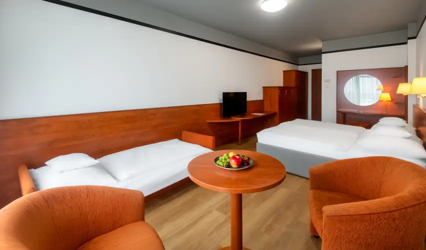 Hunguest B�k B�k, B�kf�rd� - P�nk�sd B�kf�rd�n f�lpanzi�val (min. 3 �j)