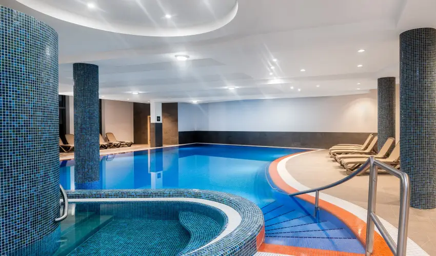 Hunguest B�k B�k, B�kf�rd� - P�nk�sd B�kf�rd�n f�lpanzi�val (min. 3 �j)