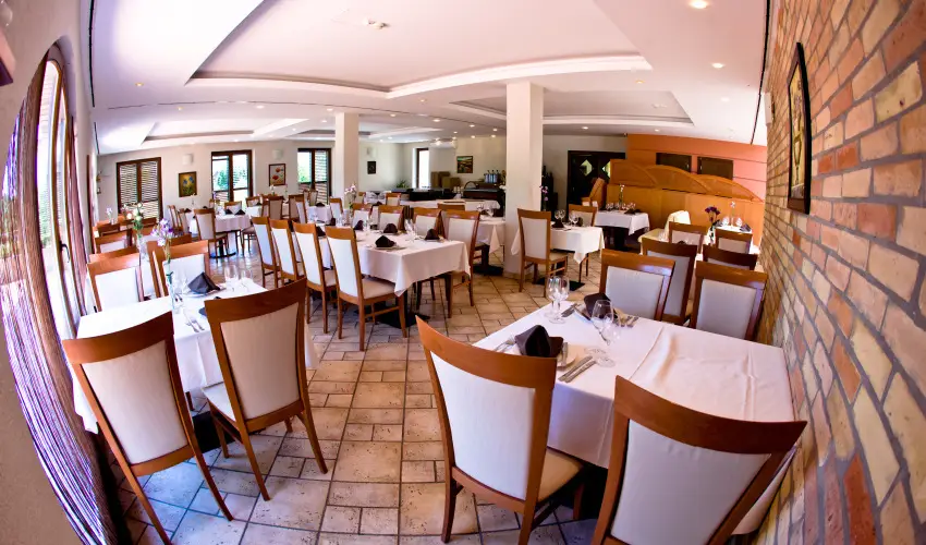 Hotel Stci Wellness & Konferencia Vecss - Pnksdi jjszlets (min. 2 j)