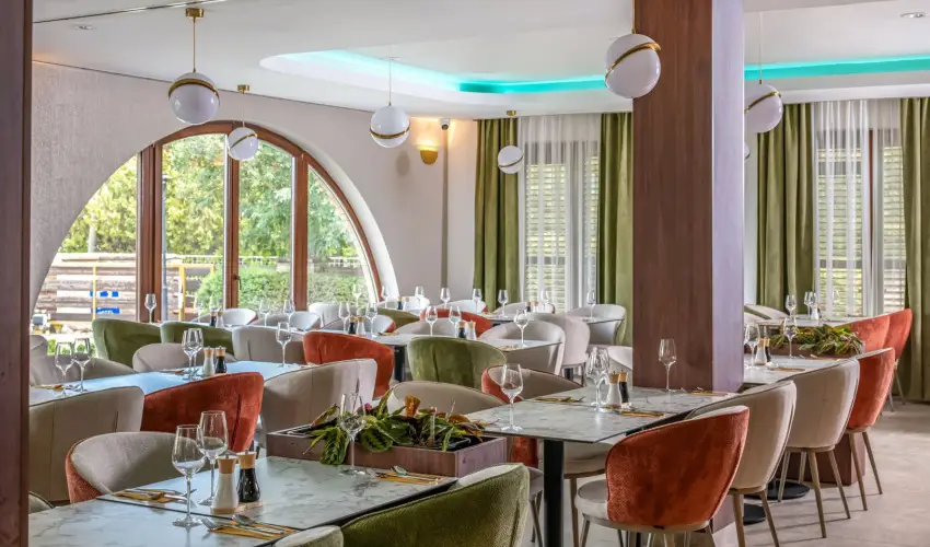 Hotel St�ci� Wellness & Konferencia Vecs�s - P�nk�sdi �jj�sz�let�s (min. 2 �j)