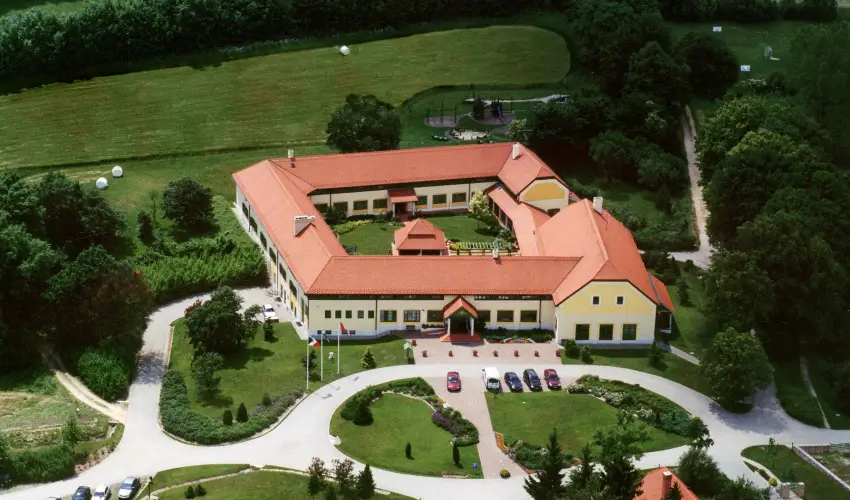 Hotel Szpalma Porva-Szpalmapuszta - Pnksd