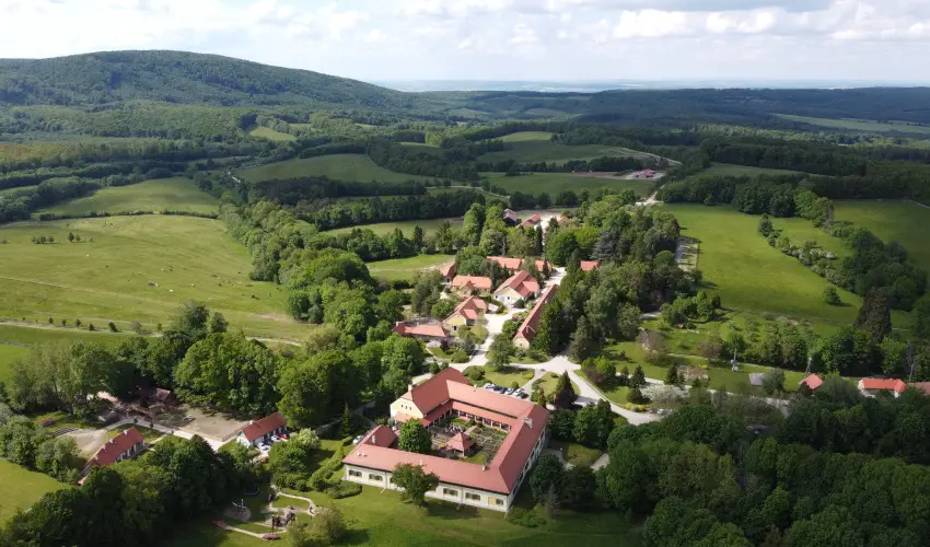 Hotel Szpalma Porva-Szpalmapuszta - Pnksd