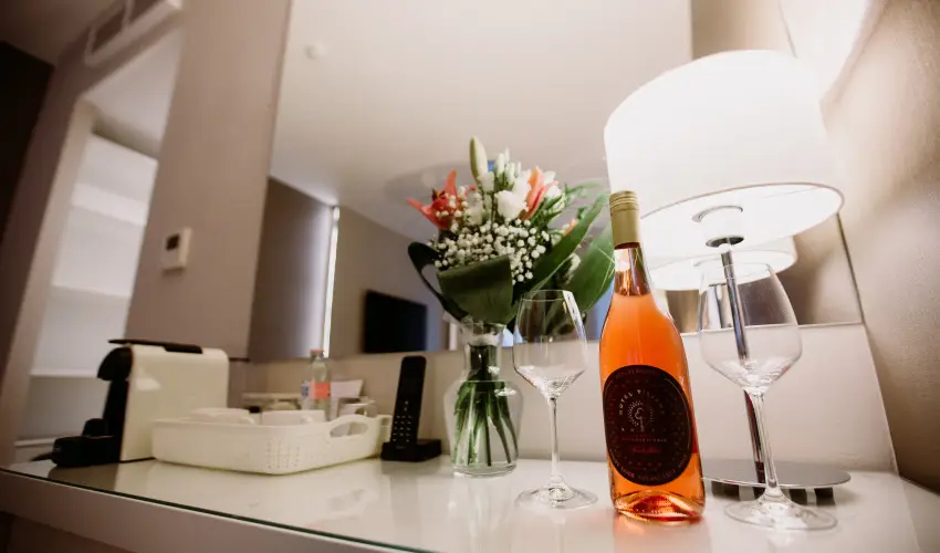 The Hotel Unforgettable - Hotel Tiliana by Homoky Hotels Budapest - Pnksd 