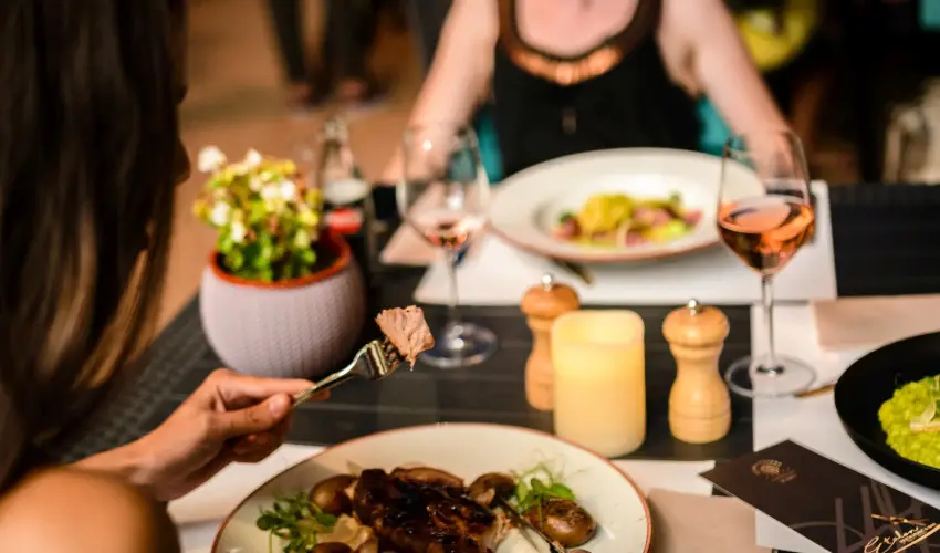 The Hotel Unforgettable - Hotel Tiliana by Homoky Hotels Budapest - Pnksd 