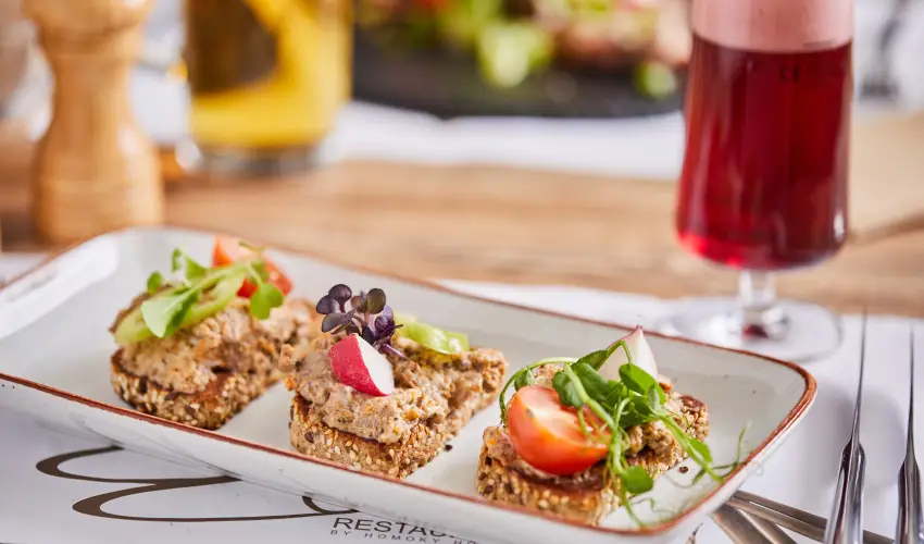 The Hotel Unforgettable - Hotel Tiliana by Homoky Hotels Budapest - Pnksd 