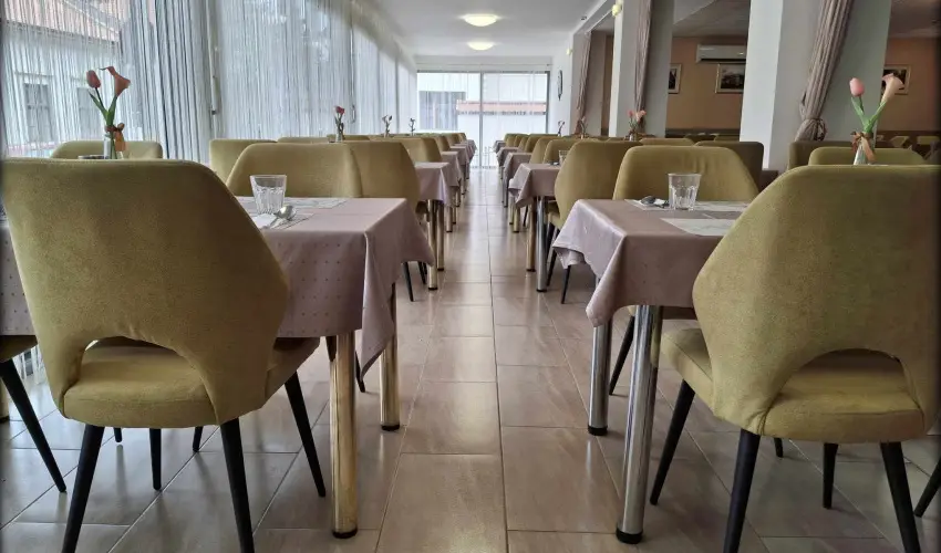 Hotel Unicornis Eger - P�nk�sd