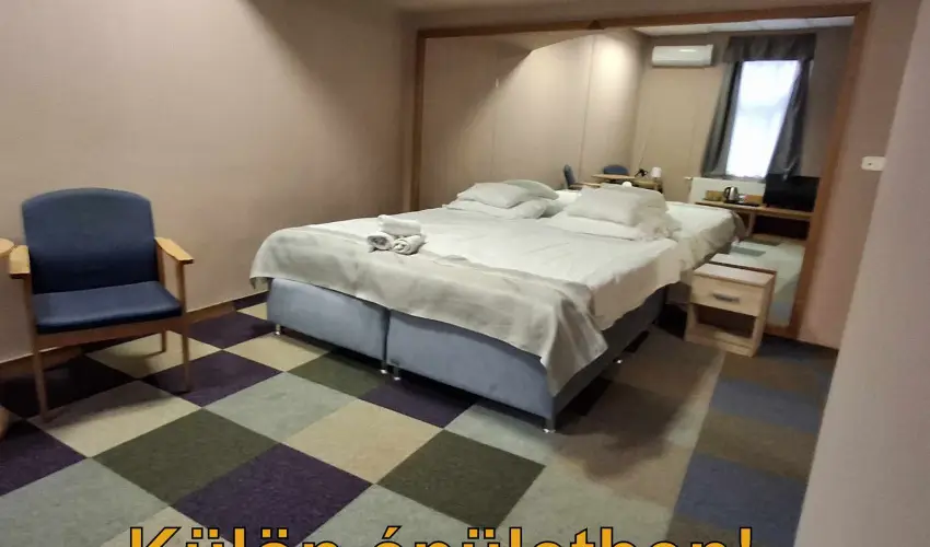 Hotel Unicornis Eger - P�nk�sd