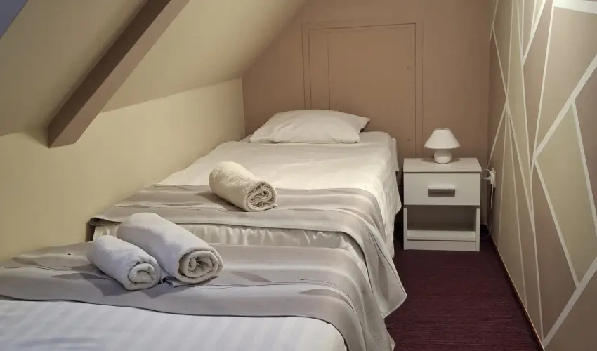 Hotel Unicornis Eger - P�nk�sd