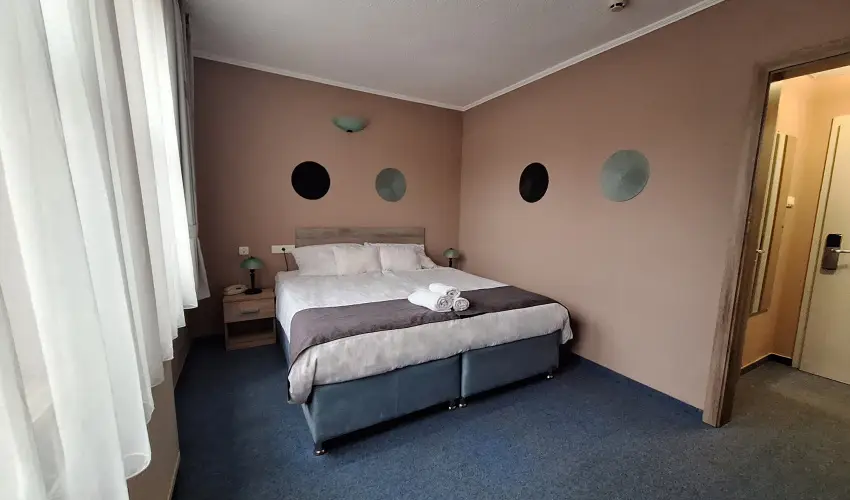 Hotel Unicornis Eger - P�nk�sd