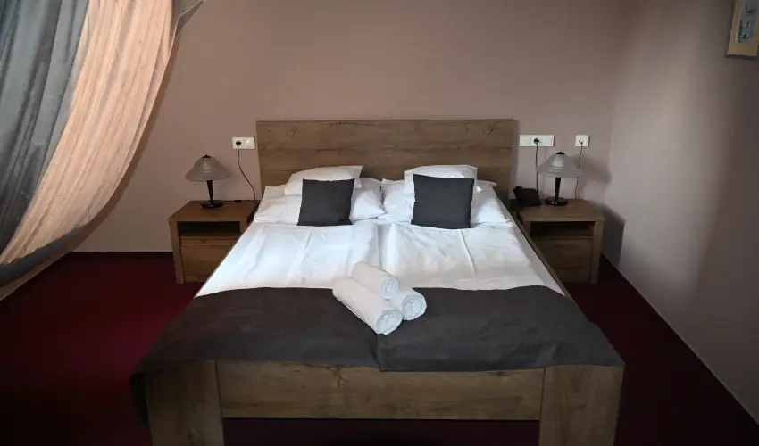 Hotel Unicornis Eger - P�nk�sd