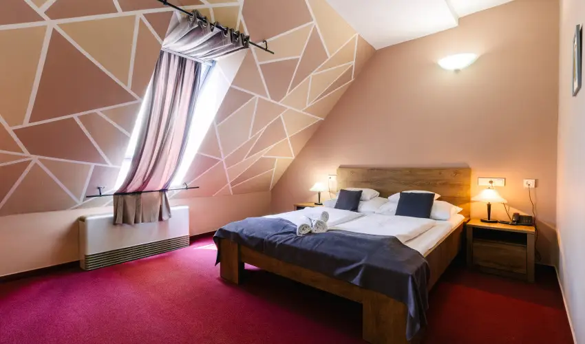 Hotel Unicornis Eger - P�nk�sd