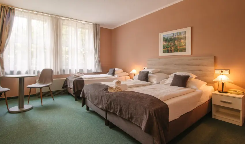 Hotel Unicornis Eger - P�nk�sd